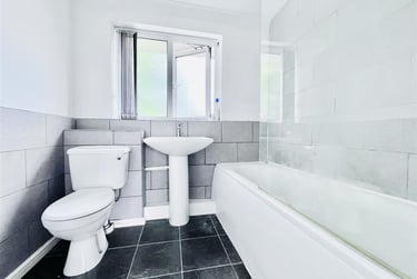 1 bed house, Farnborough Road, Clifton, Nottingham, NG119DG - Image 6